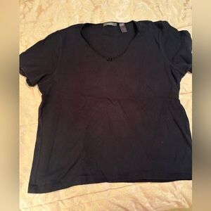 Liz Claiborne Large Black Tee